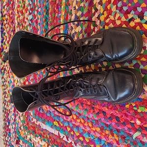 Made in England Dr Martens 12i black US W 7 M 5